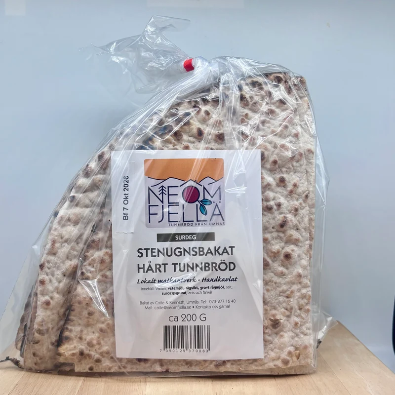 Stenugnsbakat hårt tunnbröd med surdeg