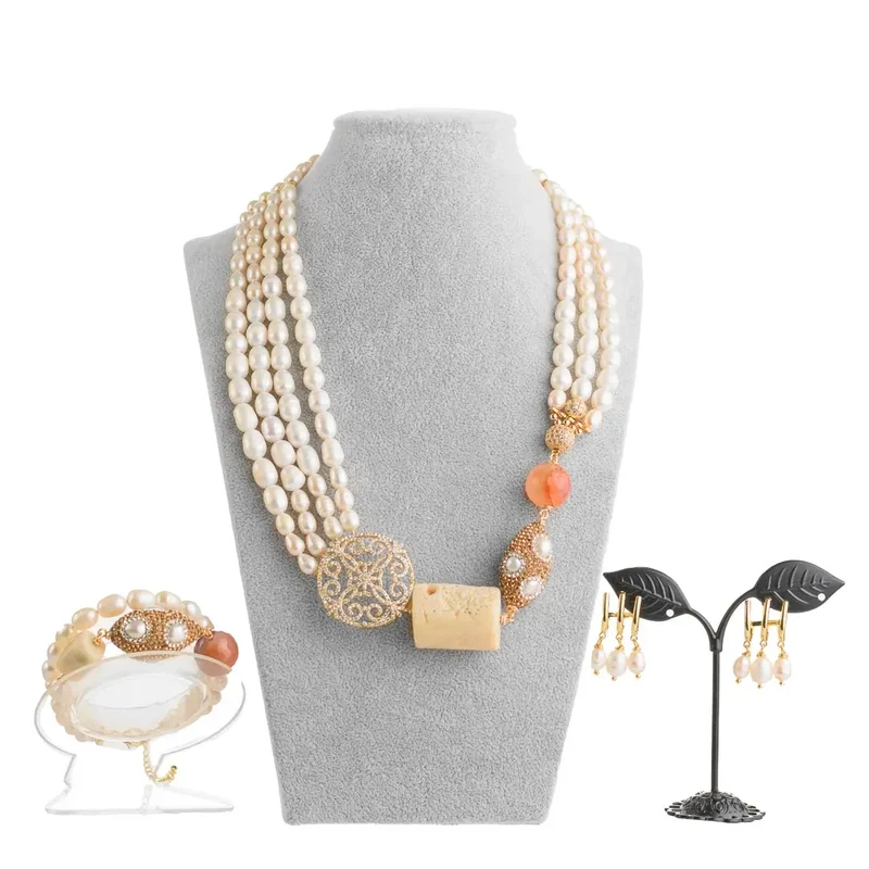 Faari Pearl Necklace Set